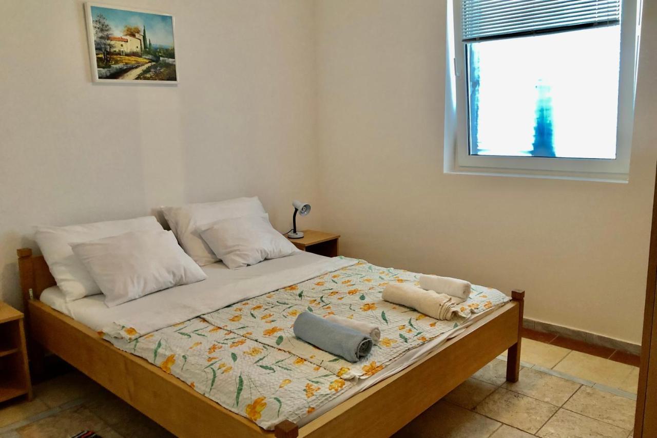 Villa Latina With 6 Apartments And A Shared Pool Vir Luaran gambar