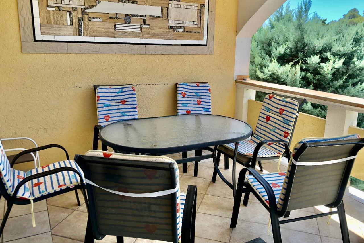 Villa Latina With 6 Apartments And A Shared Pool Vir Luaran gambar