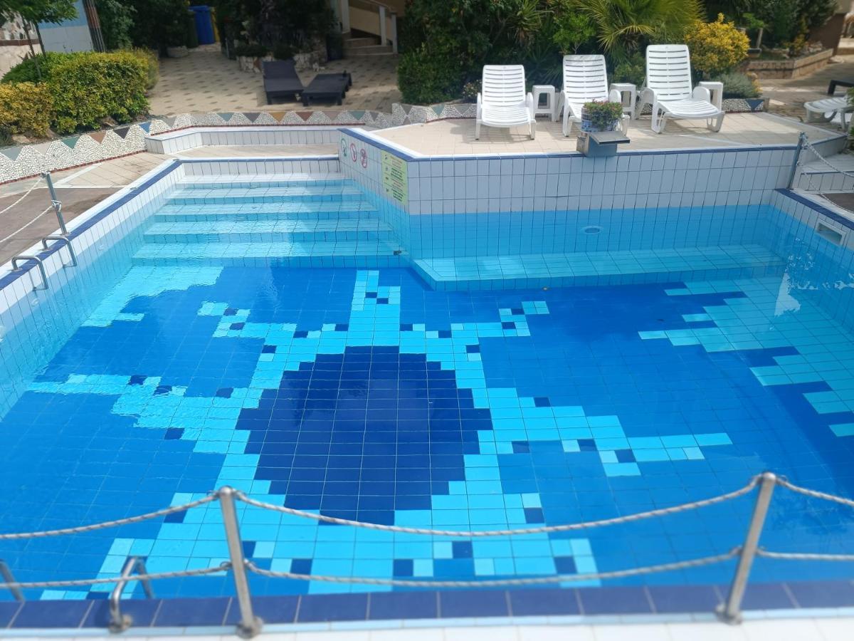 Villa Latina With 6 Apartments And A Shared Pool Vir Luaran gambar