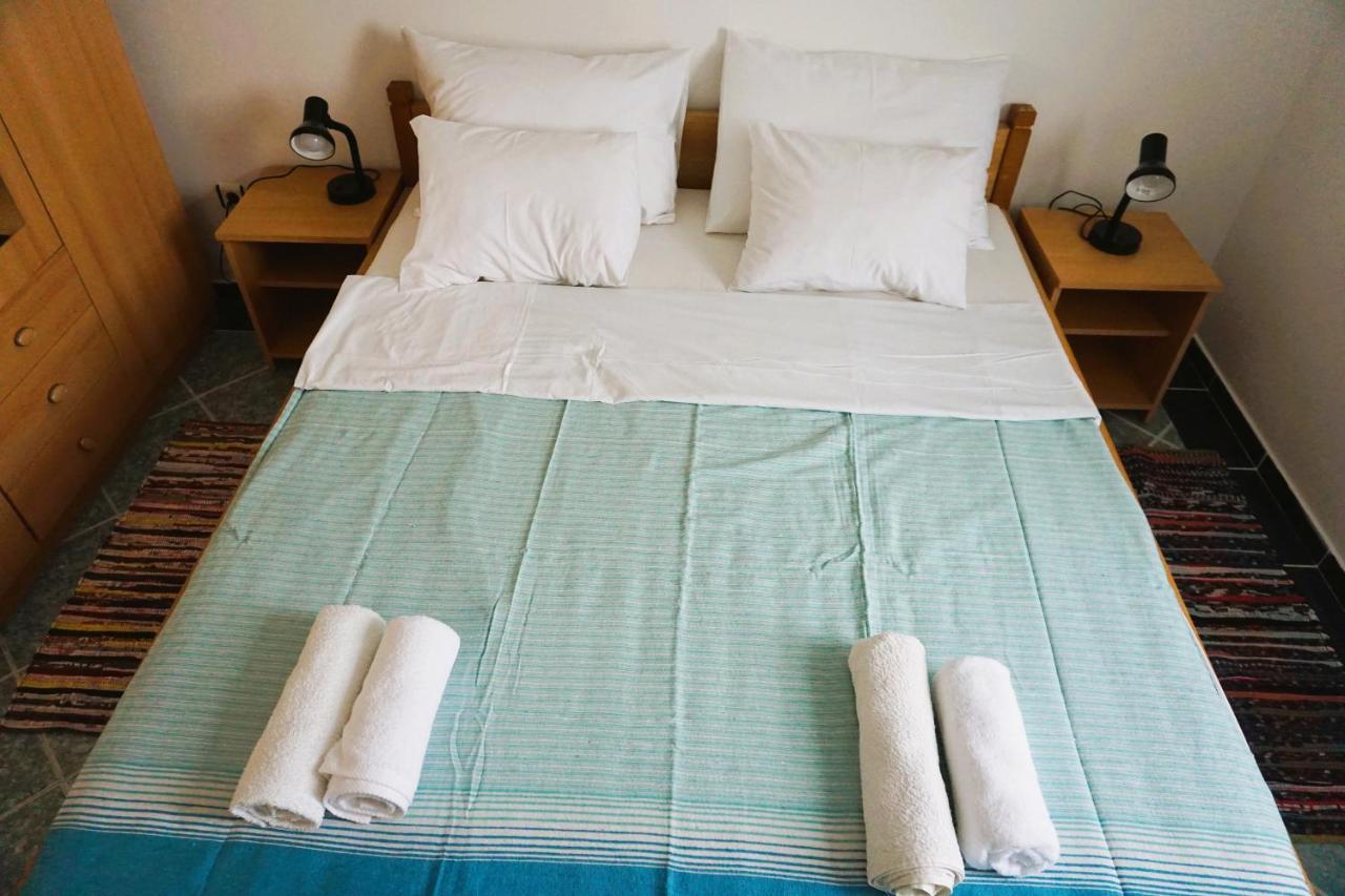 Villa Latina With 6 Apartments And A Shared Pool Vir Luaran gambar