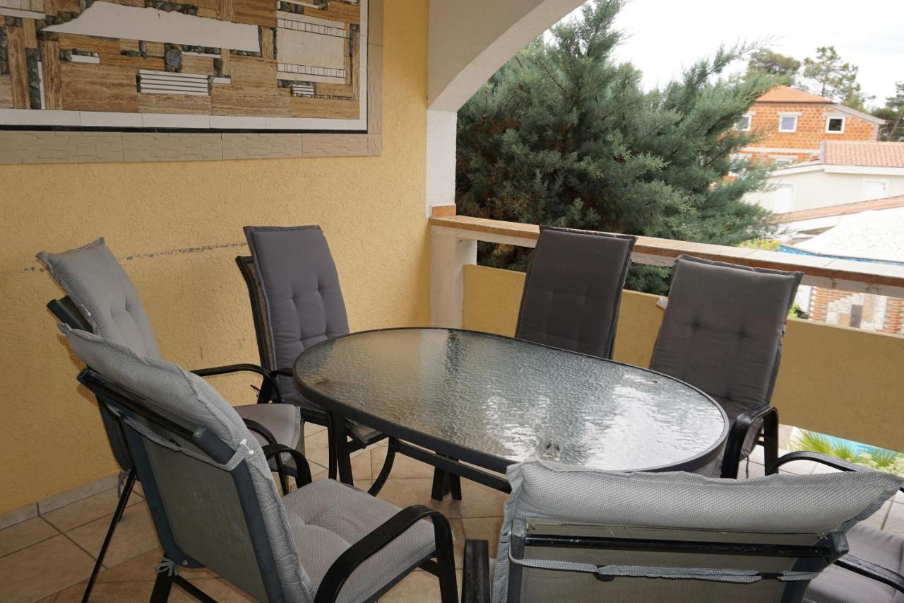 Villa Latina With 6 Apartments And A Shared Pool Vir Luaran gambar