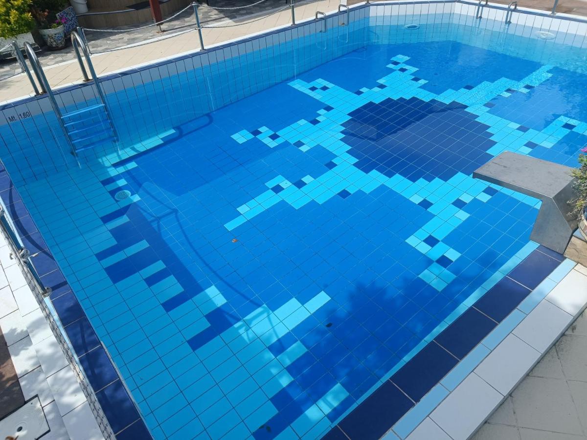 Villa Latina With 6 Apartments And A Shared Pool Vir Luaran gambar