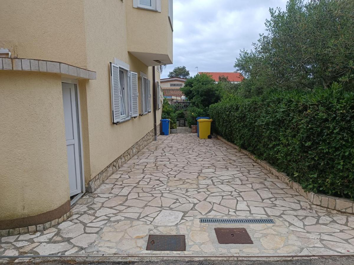 Villa Latina With 6 Apartments And A Shared Pool Vir Luaran gambar
